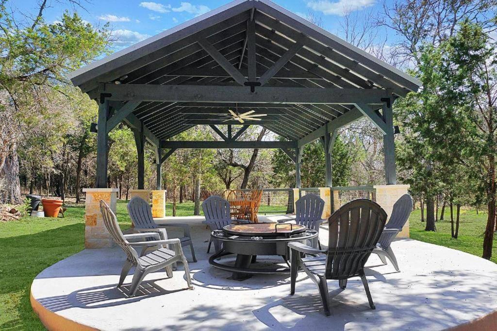 Fox Hollow - Tiny Home With Cypress Creek Access, Park Like Setting Wimberley Bagian luar foto